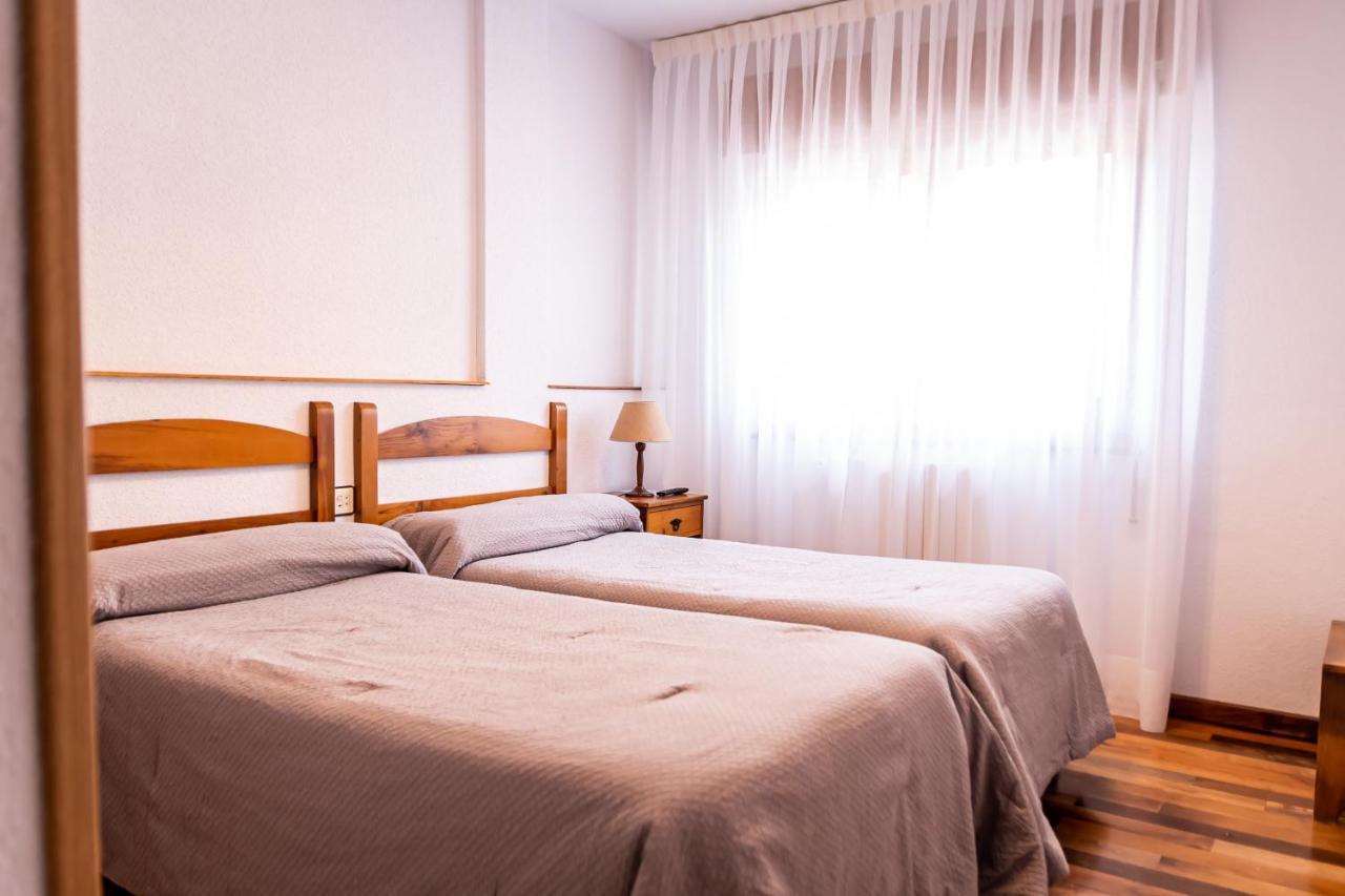 Hostal Restaurante Ventasierra Valdoré Kültér fotó