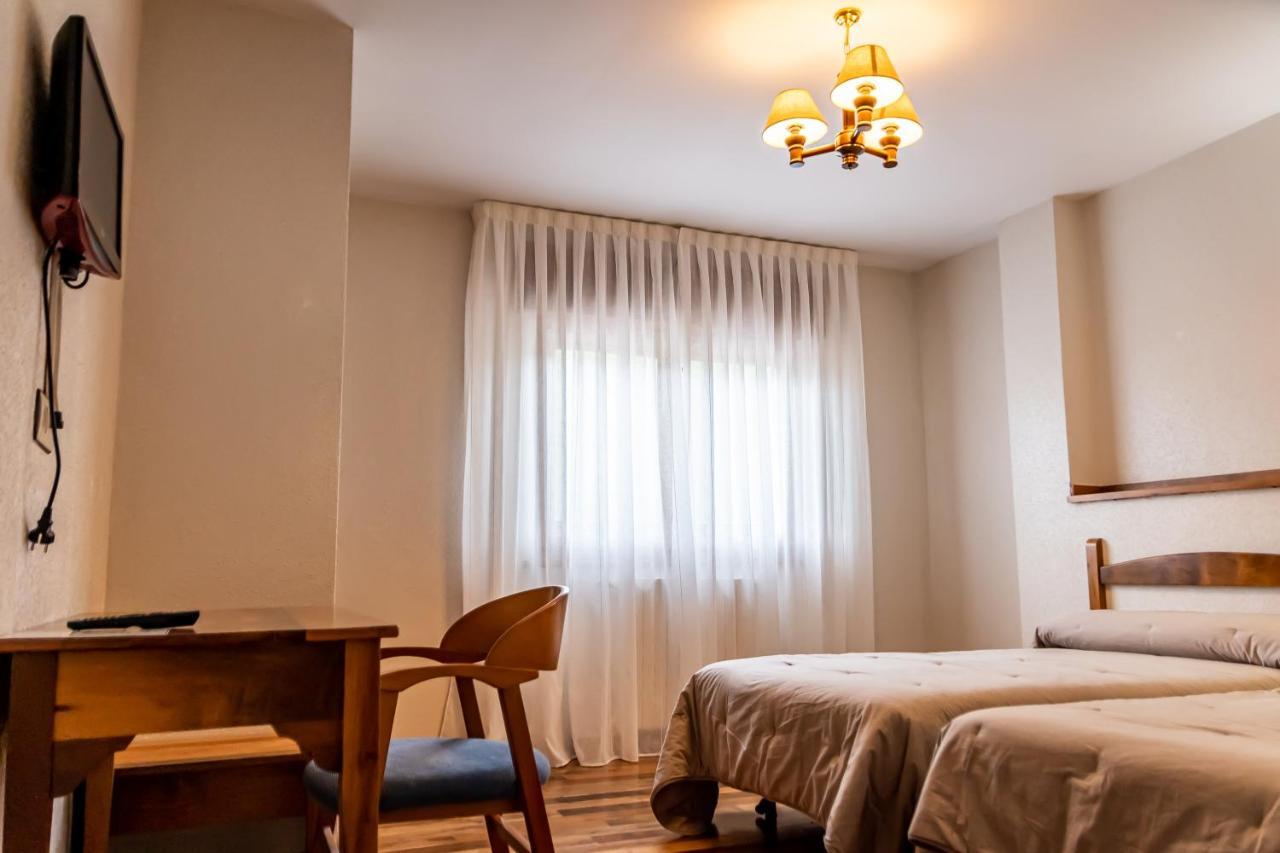 Hostal Restaurante Ventasierra Valdoré Kültér fotó