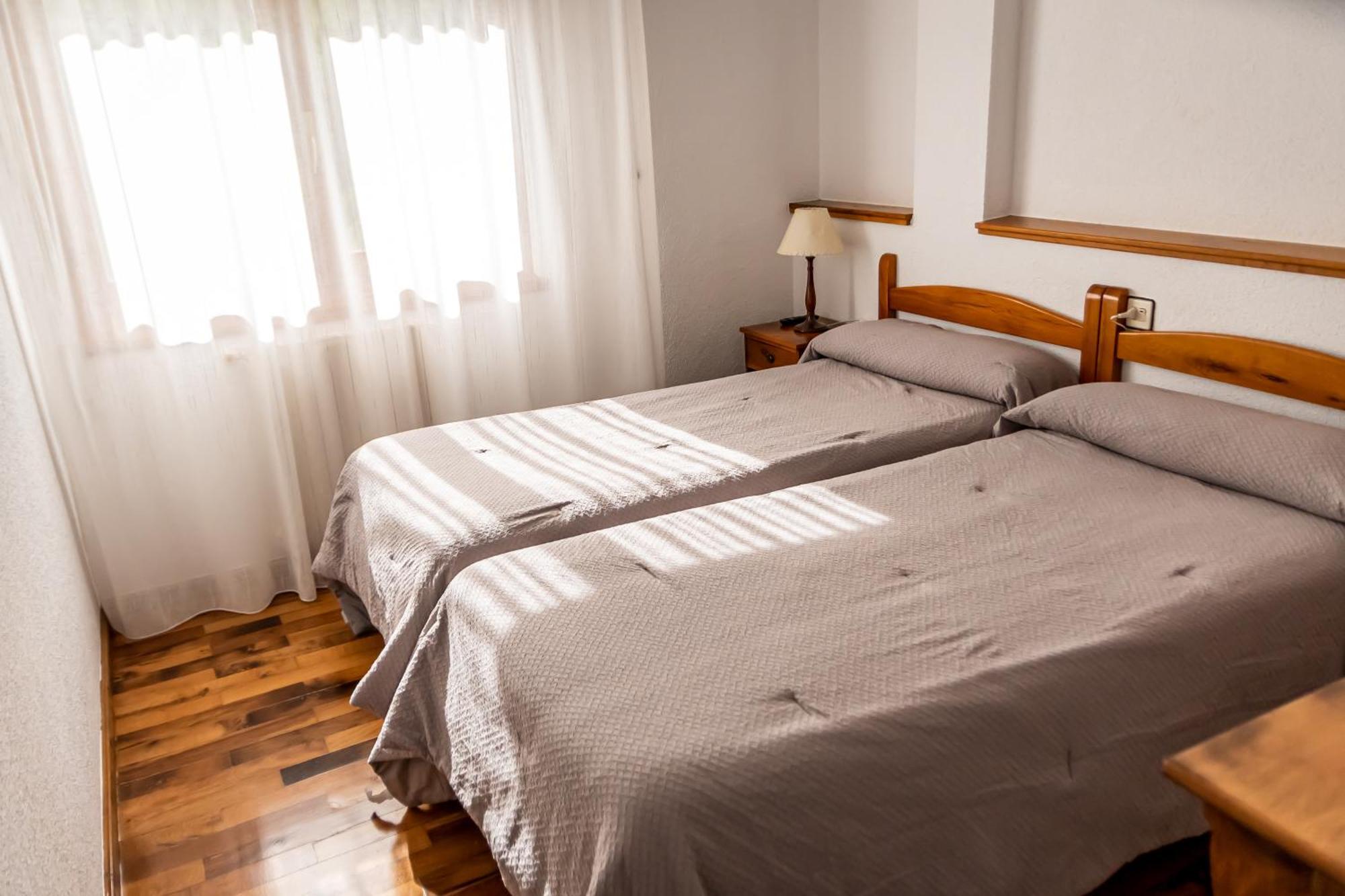 Hostal Restaurante Ventasierra Valdoré Kültér fotó